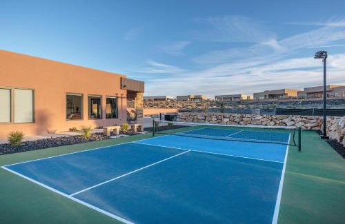 St. George House | 6-bedroom home with private amenities