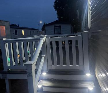 Clacton-on-Sea Resort | 6 Beds 2 Sofa bed Family friendly - unlimited Wi-Fi, Warm, Cozy Sun decking Caravan at Seawick Holiday Park