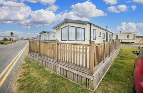Lowestoft House | 6 berth caravan with decking at North Denes in Suffolk ref 40089ND