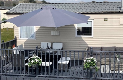 Lowestoft House | 6 berth caravan with decking and WiFi at North Denes in Suffolk ref 40113ND