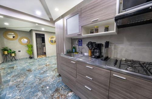 Zona Rosa Apartment | 6 Habitaciones con un Jacuzzi Privado