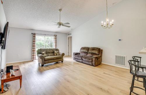 Palm Coast House | 6 Mi to Downtown Bright Palm Coast Getaway!