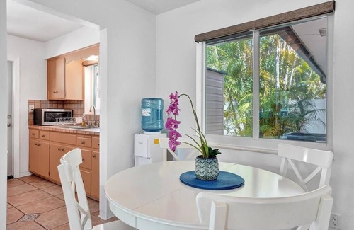 Lauderdale-by-the-Sea Villa | 6 min walk to the beach and shopping. Private backyard!