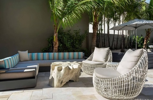 East Fort Lauderdale Hotel | 6-minute walk from Bonnet House Museum & Gardens! 3 Classic Suites w/Ocean View