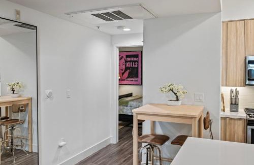 Downtown Apartment | 6 Modern 2 bdr apartment Santa Monica pier