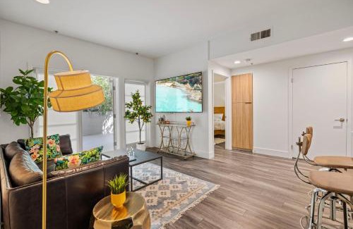 Downtown Apartment | 6 Modern 2 bdr apartment Santa Monica pier