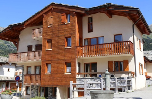 Aussois Apartment | 6-pax Apartment in Aussois with Terrace and Parking