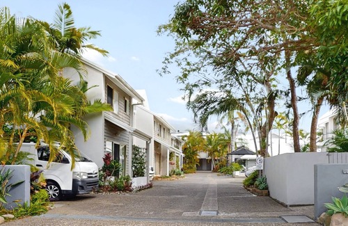 Noosaville House | 6 Pelican Beach Resort