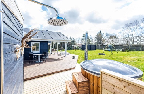 Skaven Strand House | 6 person holiday home in Tarm