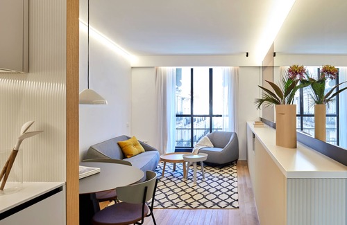 Cortes Apartment | 60 Balconies Iconic