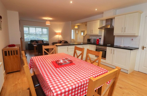 Kilkee Cottage | 63 MOININ, family friendly, with a garden in Kilkee, County Clare