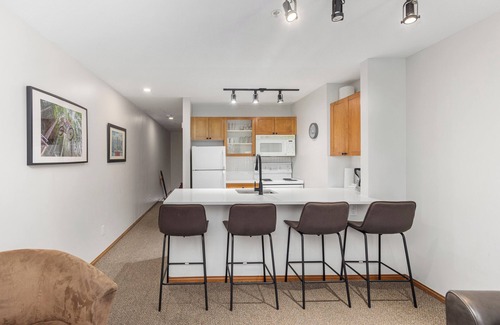 Village North House | 65 Glaciers Reach this 1br home has a hot tub & pool in Whistler Village