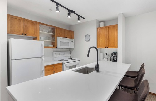 Village North House | 65 Glaciers Reach this 1br home has a hot tub & pool in Whistler Village