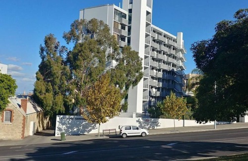 West Perth Apartment | 65 Hillside 2BR Apt CBD Kings Park Parking