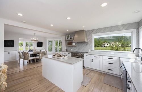 New Paltz House | 🌟 6BR Luxury Gunks Home - Heated Pool, Bocce, Hot Tub & Pet Friendly