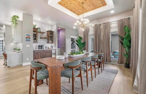 Twin Falls Villa | 6K SQFT Lux |Heated Pool|Hot Tub |Sauna |Speakeasy
