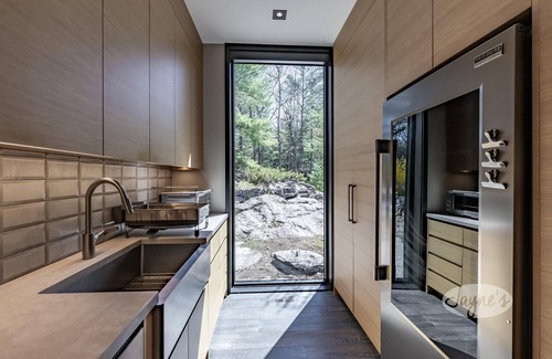 Torrance Cottage | 7 bed - 8 bath cottage with luxury and privacy on Lake Muskoka