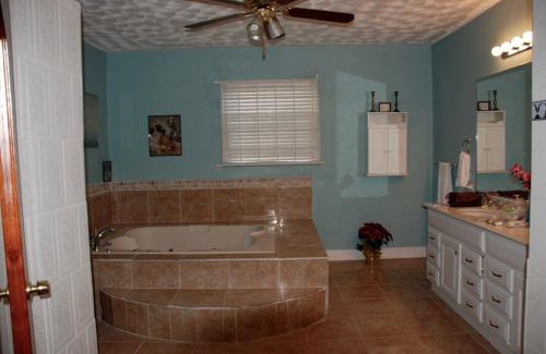 Windsor House | 7 bed bath Home close to MBJ and Ocean Access