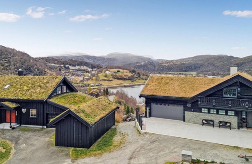 Sirdal House | 7 bedroom awesome home in Tjørhom
