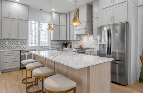 Lexington House | 7 Bedrooms | 6.5 Bathrooms | Hot Tub | 10 Beds