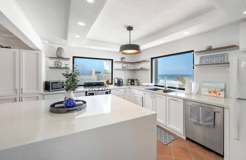 Dorado Pueblo House | 7 BR Kikita Dreams Manor - Oceanfront Beach House