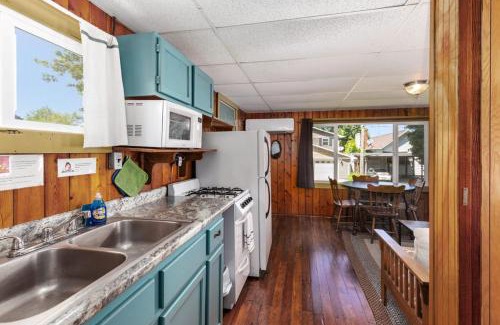 Chippewa Lake House | 7 Cabins & A House on Chippewa Lake