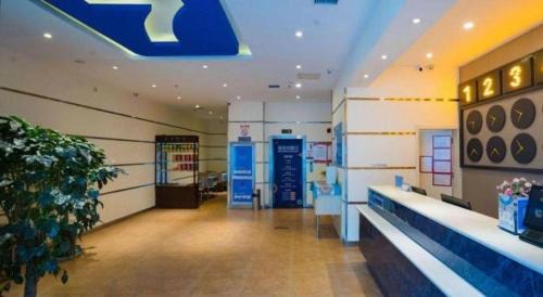 Xincheng Hotel | 7 Days Inn Xi'an Railway Station