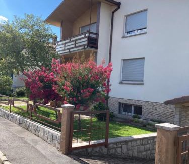 Sempeter pri Gorici Apartment | 7 Flower Street Apartment