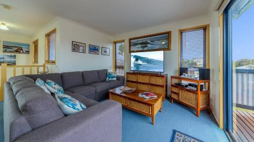 Cowes House | 7 Matthew Court, Cowes
