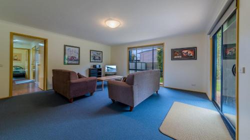 Cowes House | 7 Matthew Court, Cowes