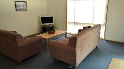 Cowes House | 7 Matthew Court, Cowes