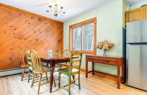 East Dover House | 7 Mi to Mt Snow Resort: Family Home w/Fire Pit!