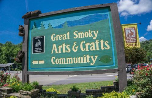 Sevierville House | 7 Peaks View by American Patriot Getaways