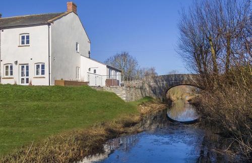 Ilton House | 700 Westport