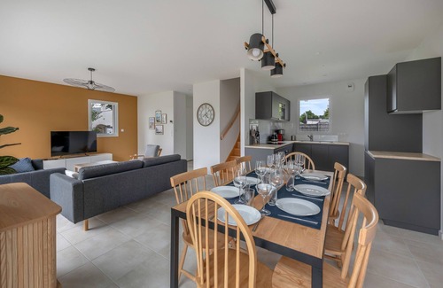 Piriac-sur-Mer Ski Chalet | 700m from the harbour, modern house for 7