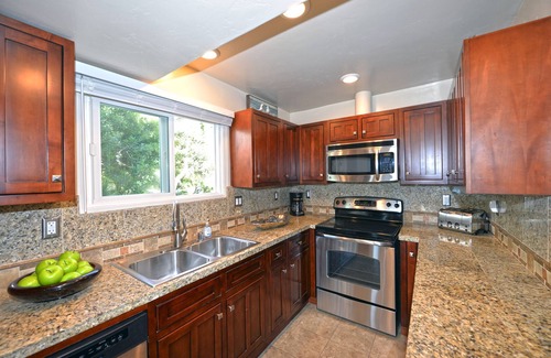 Avalon House | 718CR: Views, Views, Views! Magnificent Avalon Home on Front Street