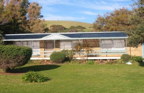 Carrickalinga House | 77 Gold Coast Drive