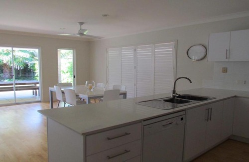 Moffat Beach House | 77 Roderick St Moffat Beach QLD