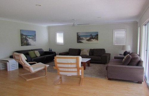 Moffat Beach House | 77 Roderick St Moffat Beach QLD