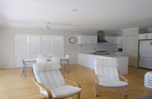 Moffat Beach House | 77 Roderick St Moffat Beach QLD