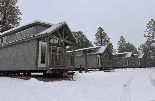 Williams Ski Chalet | 7A Cozy chalet with bedroom and Wi-Fi, AC ,Mountain view in Beautiful Williams