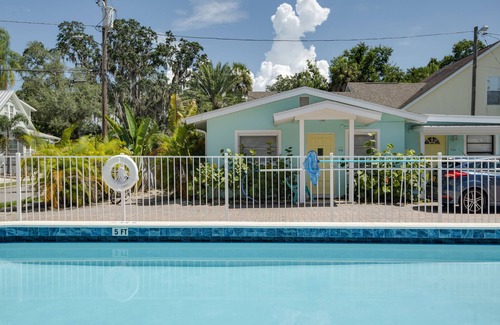 Safety Harbor Cottage | 7C Newly Renovated 1 Bedroom with Kitchenette
