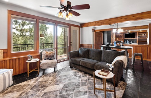 Southern Crossing House | 7th Mtn Resort Condo, Access to Pool/Hot Tubs and great resort amenities!