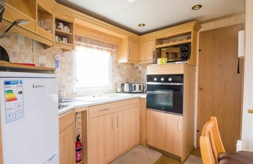 Lowestoft House | 8 berth caravan for hire by the beach & many attractions in Suffolk ref 40093ND