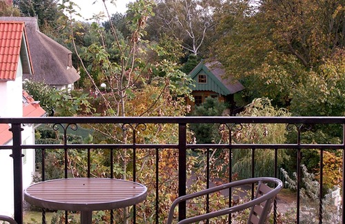 Karlshagen House | 8 double rooms with balcony - Usedom Bike - Hotel Max & Anna