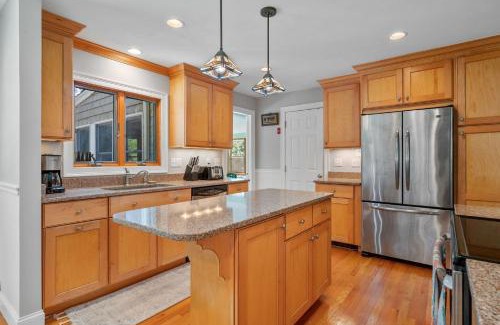 Orleans House | 8 Harbor Hill Drive Orleans - A Change of Pace