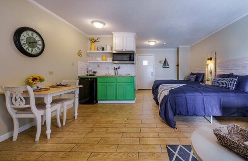 Hot Springs Hotel | #8 Main Channel - Double Bed Room (adjoining)