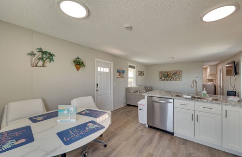Holiday Shores House | 8 Mi to Laughlin Riverwalk: Waterfront Retreat