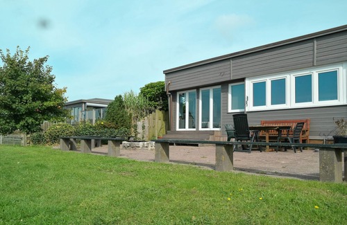 Anjum House | 8 pers Large seaside home in front of the Lauwersmeer