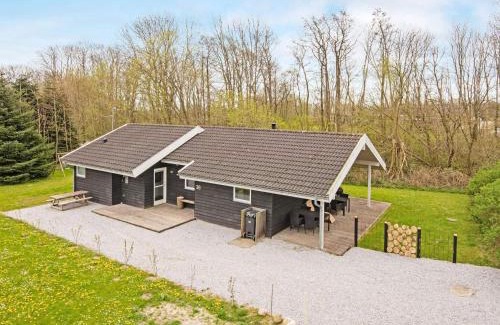 Mommark Strand House | 8 person holiday home in Sydals